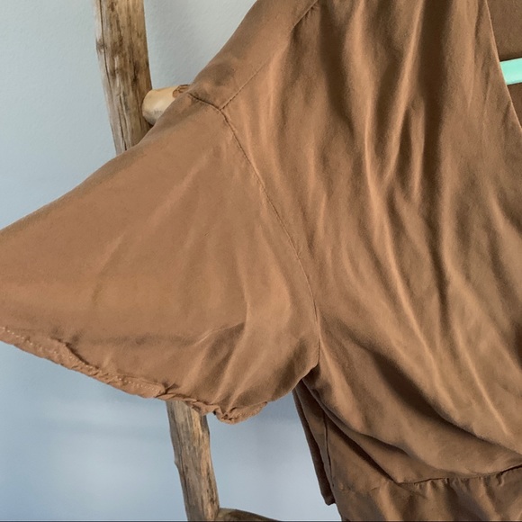 ❤️ Brown Crop Top Button Up - Picture 2 of 10